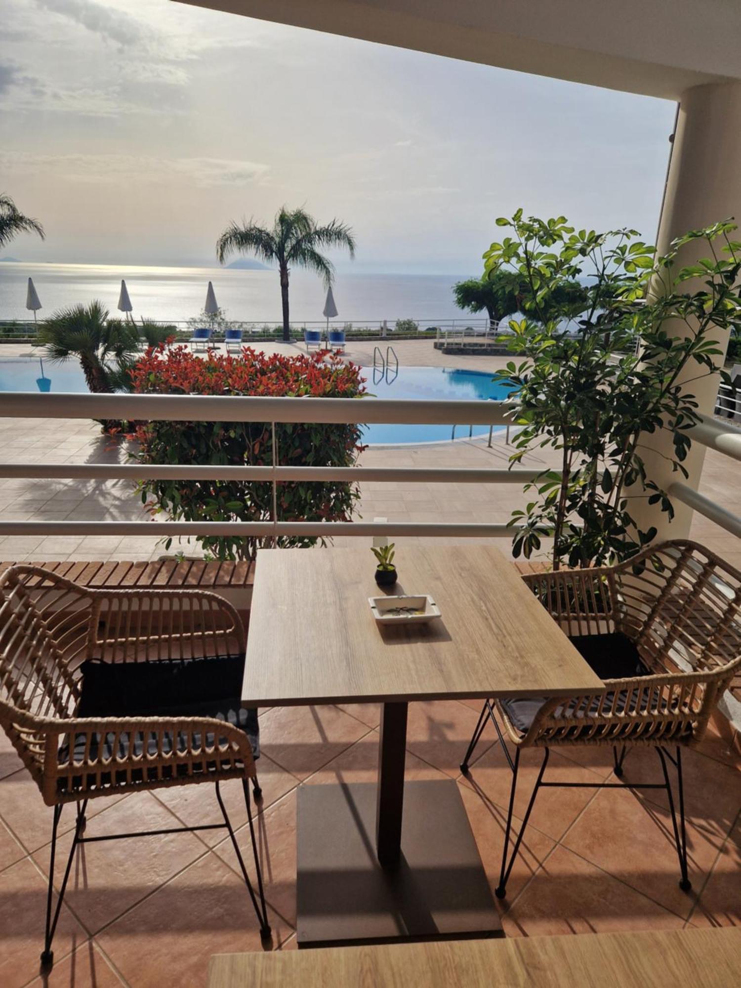 Santa Monica Residence Hotel Ricadi Exterior photo